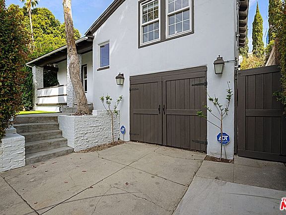 2nd image of 9023 Phyllis Ave