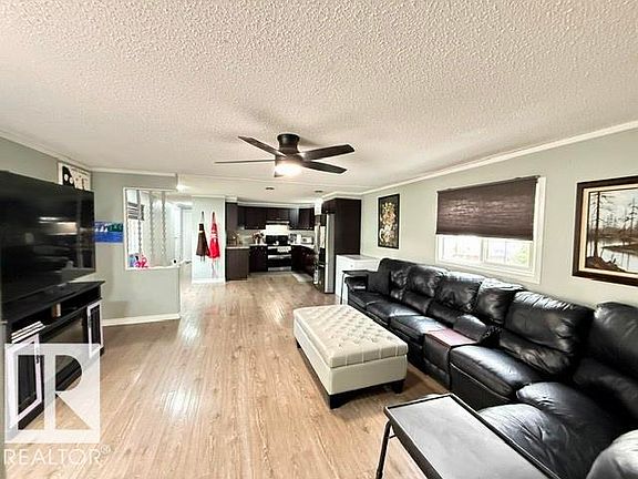 4th image of 1026 Lakeland Cres