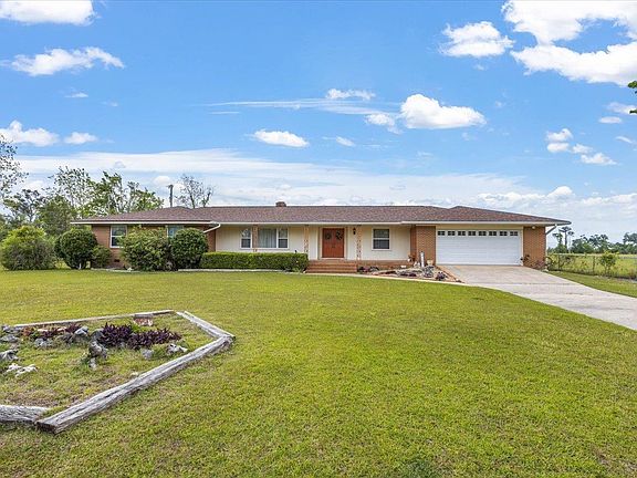 4th image of 2950 Evergreen Ln