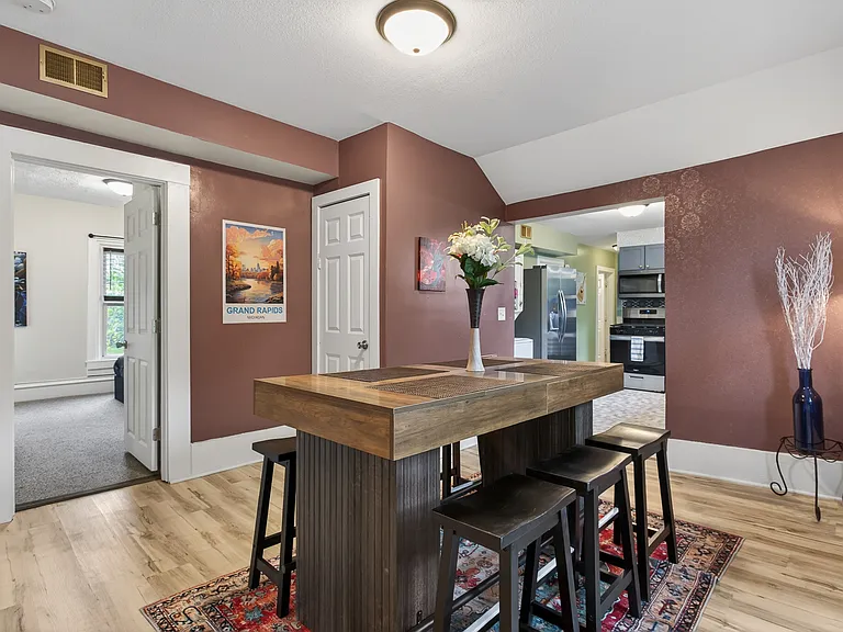 700 Broadway Ave NW #2 — Photo 20