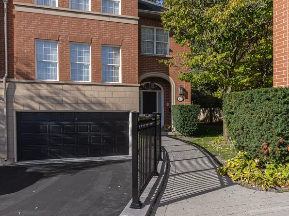 8038 Yonge St #17, Vaughan, ON L4J 1W3