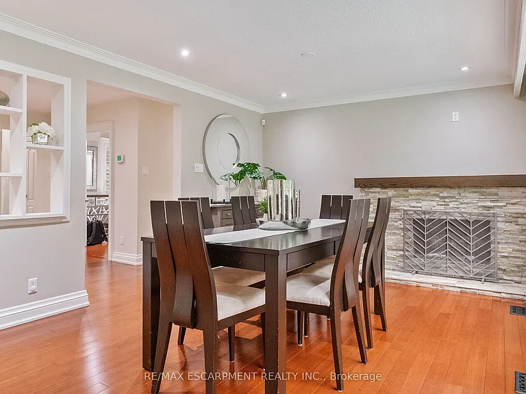 615 Vanessa Cres — Photo 14