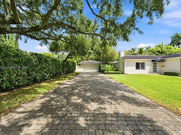 3rd image of 5763 SW 51st St