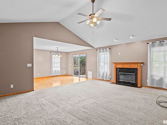 4th image of 895 Timber Edge Dr