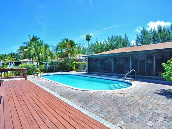 pool & deck