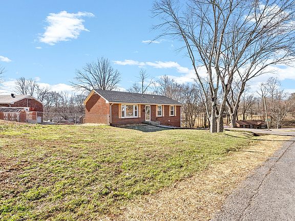 5th image of 329 Swan Lake Dr