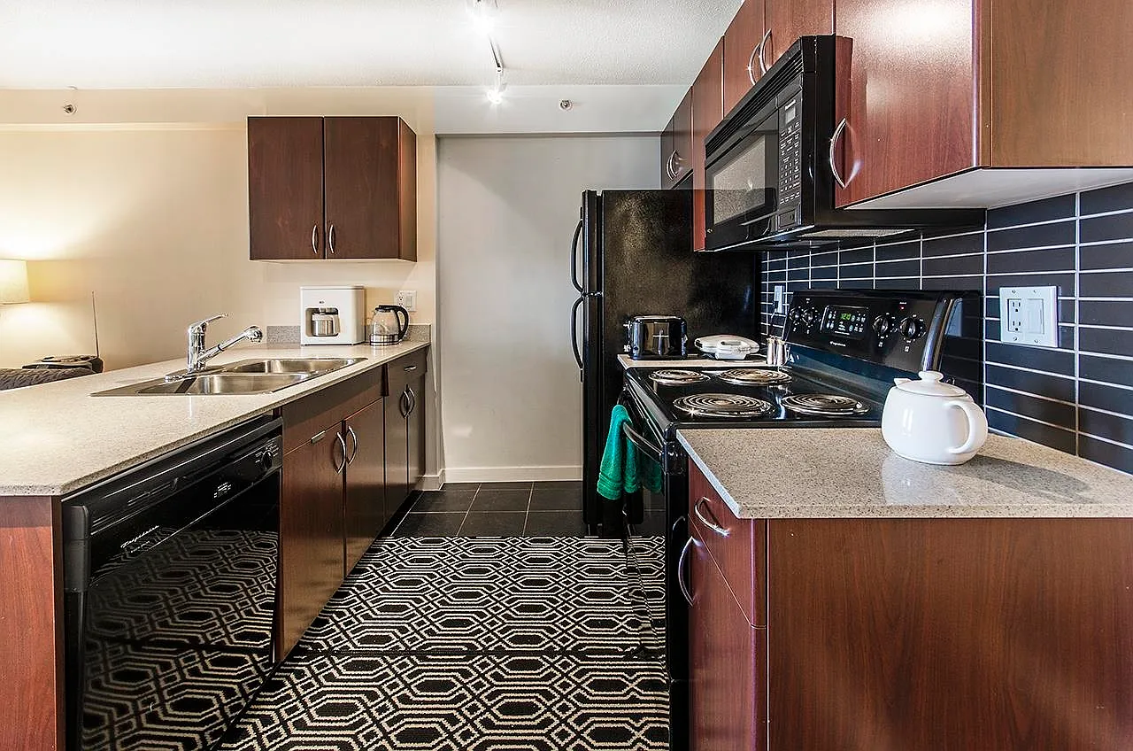 Studio, 450 sqft, $2,300 — Photo 2