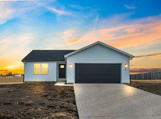 505 Maitland Dr, Carlock, IL 61725