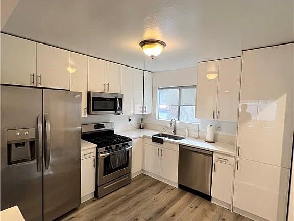 5th image of 10331 Lindley Ave Unit 120