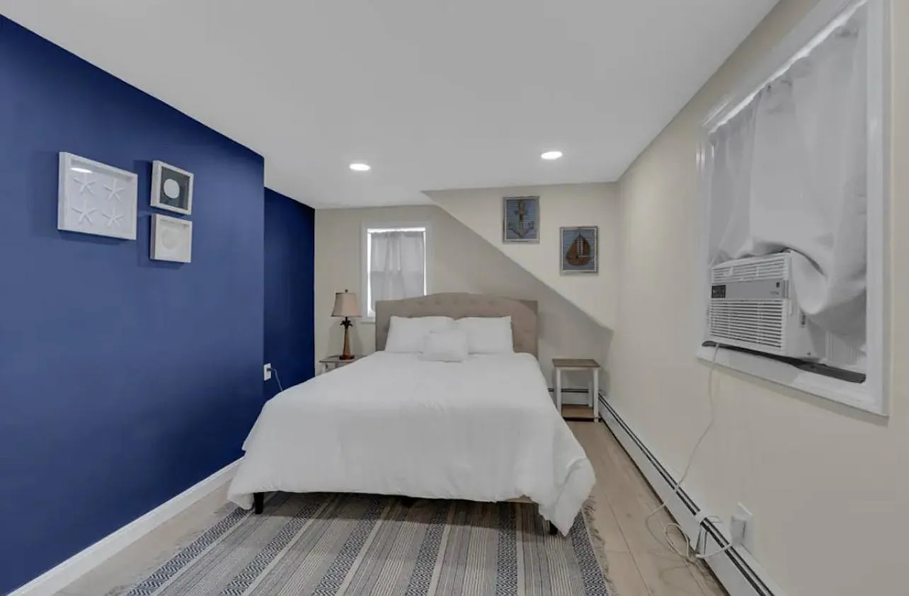 3 bed, 750 sqft, $2,500 — Photo 3