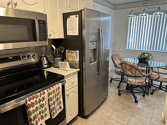 3rd image of 3138 Via Poinciana #114