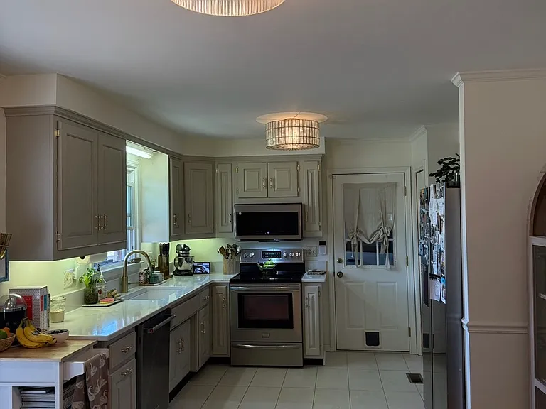 619 Chesterfield Cir — Photo 3