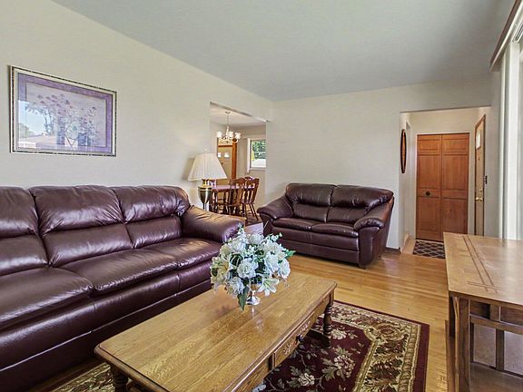 5th image of 24725 Hass St