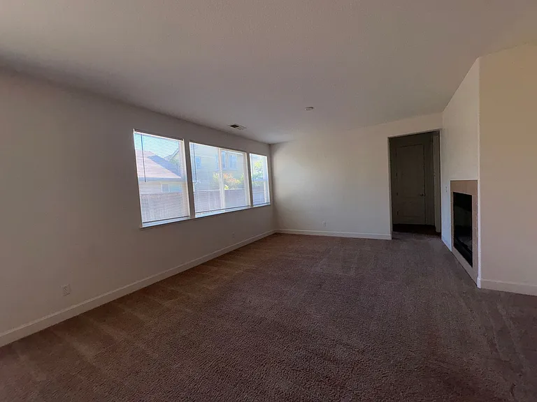 100 Mount Adams Cir — Photo 6