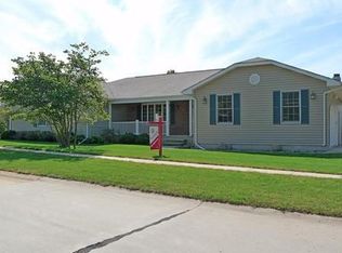 675 Edinburgh Ave, Marion, IA 52302