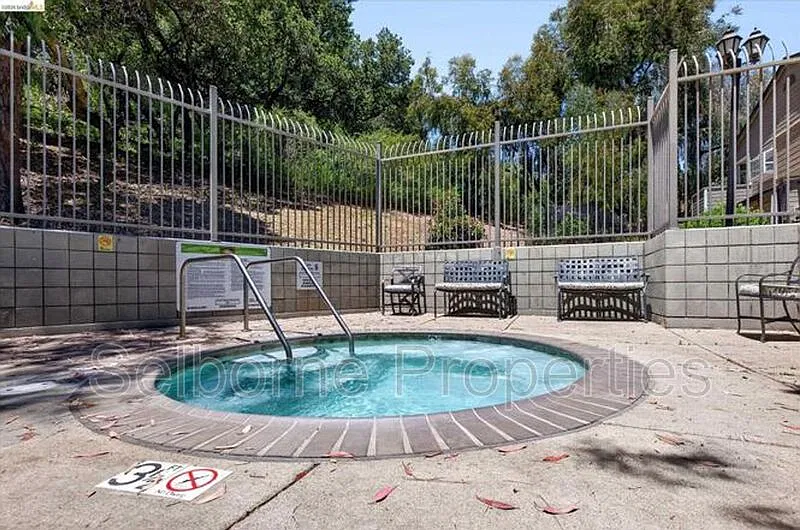 2 bed, 2.0 bath, 1123 sqft, $3,195 — Photo 4