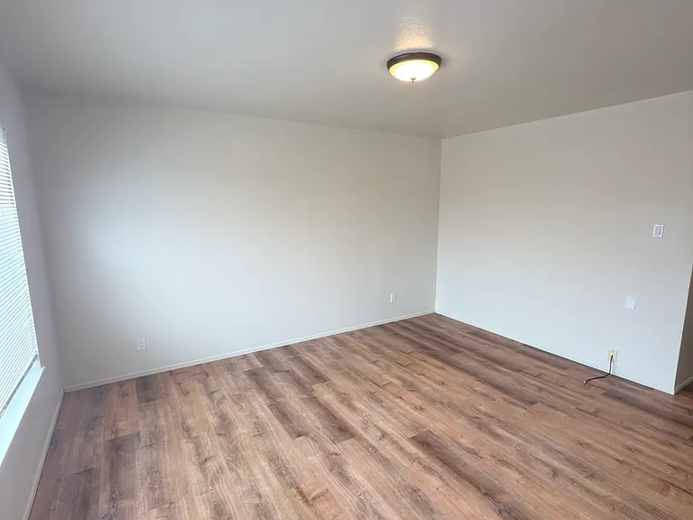 2609 Judah St #10 — Photo 1