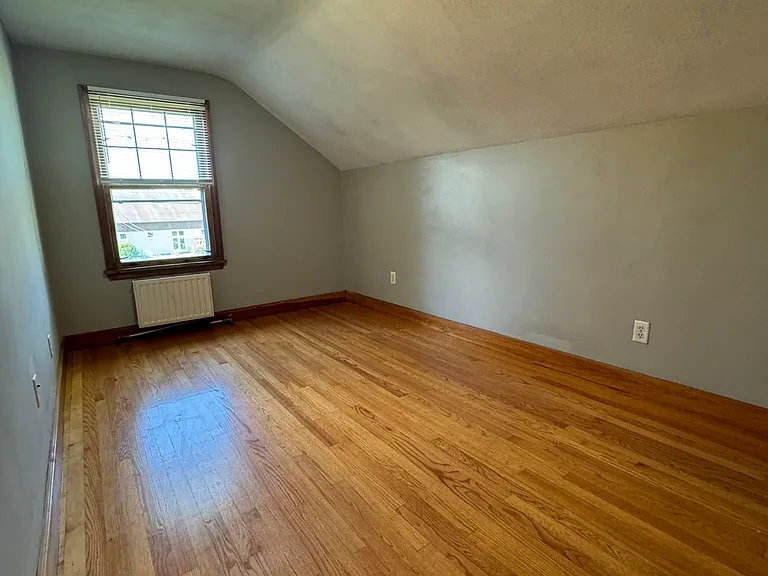 174 Russell St — Photo 10
