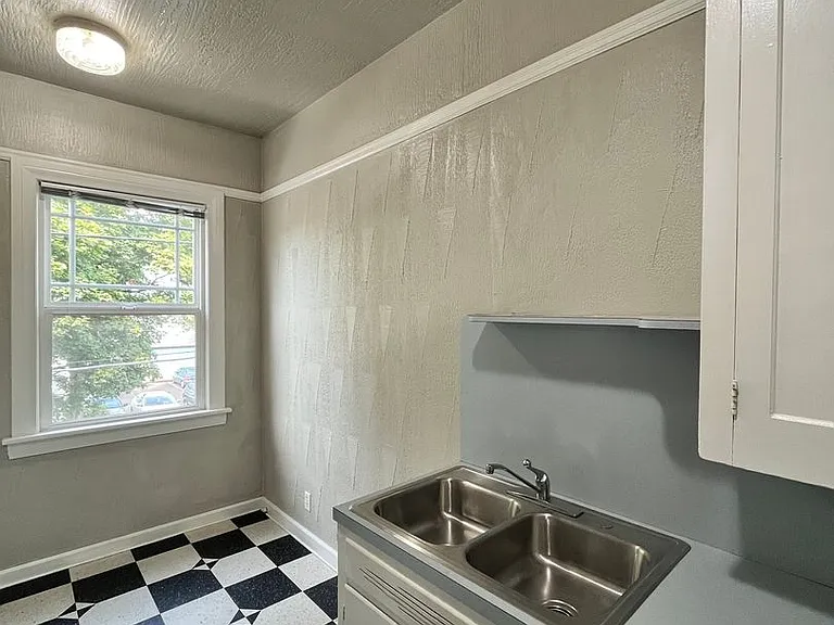 Castle Manor by Star Metro — Photo 14