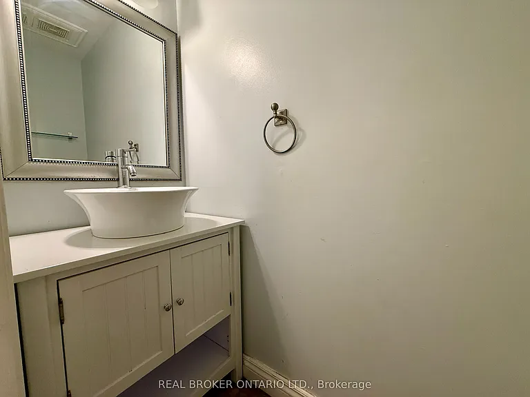93 Melanie Cres — Photo 10