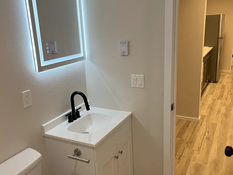 Unit 9 Bathroom