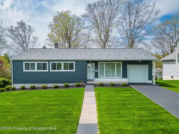 321 Crest Dr, Clarks Summit, PA 18411