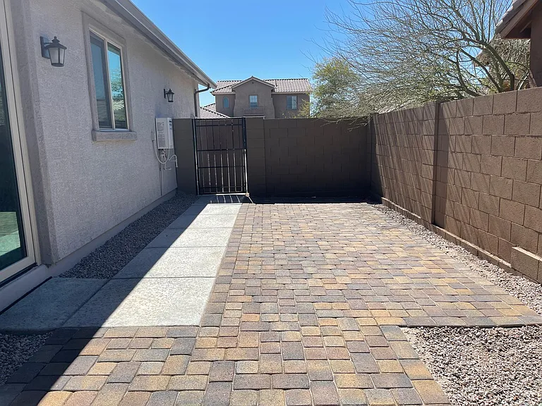 588 E Quail Dr — Photo 3