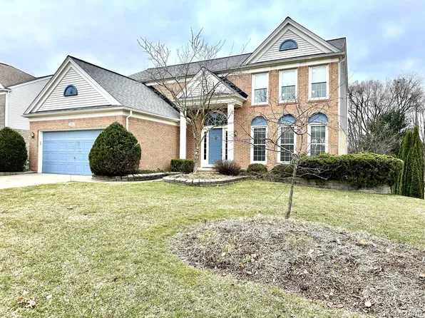 3952 Long Meadow Ln, Orion, MI 48359