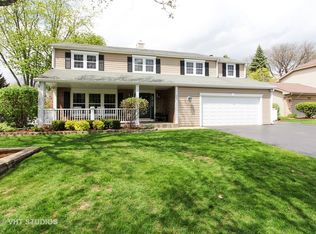 167 Pond Ridge Rd, Libertyville, IL 60048
