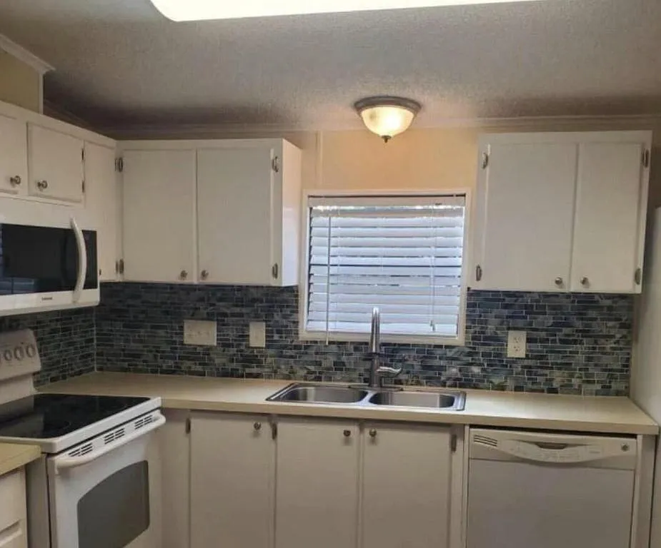 2 bed, 2.0 bath, 1260 sqft, $1,800 — Photo 4