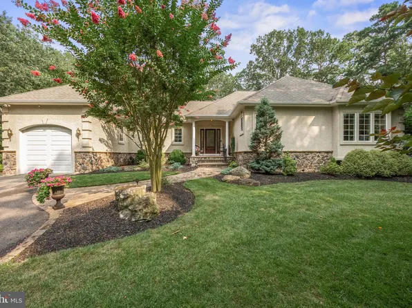 33 Cranberry Ct, Medford, NJ 08055