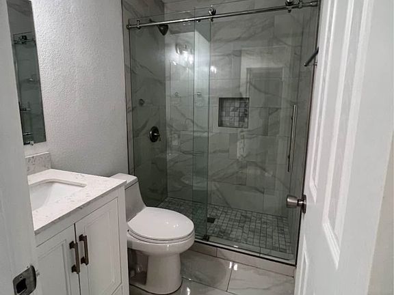 2nd image of 408 Lake Creek Cir #412