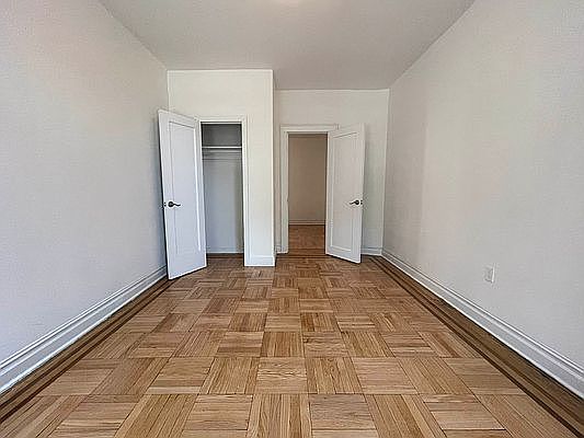 4th image of 21-80 38th St APT B1