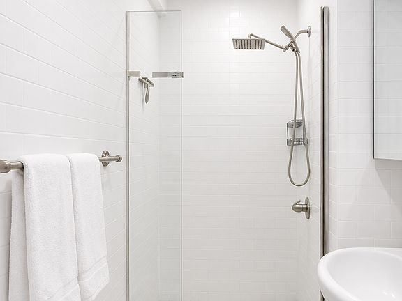 5th image of 55 W 92nd St APT 2G