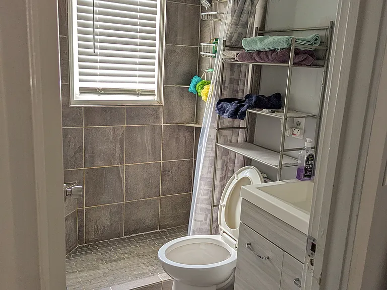 1008 Ridgeway St — Photo 12
