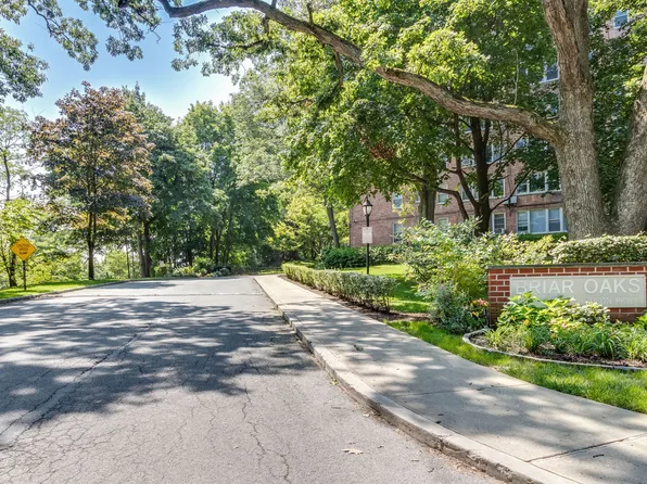 4555 Henry Hudson Pkwy W image 31 of 40