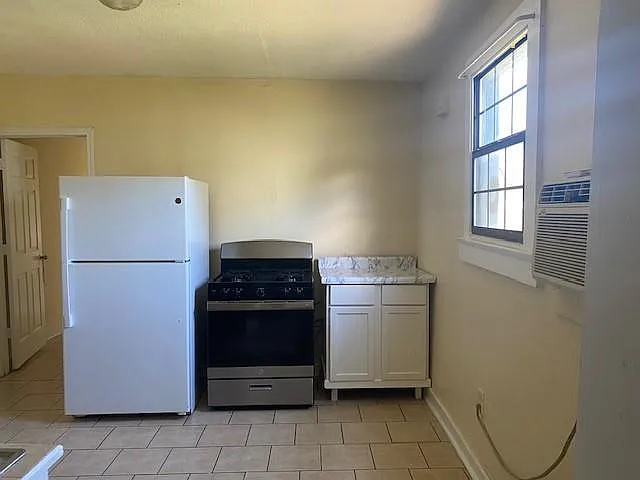 218 N Salcedo St — Photo 9