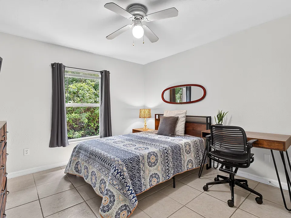 219 Ichabod Ave S