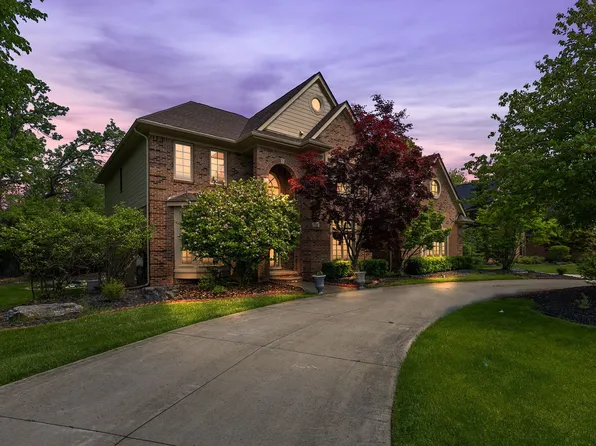 7108 Autumn Hill Dr, West Bloomfield, MI 48323