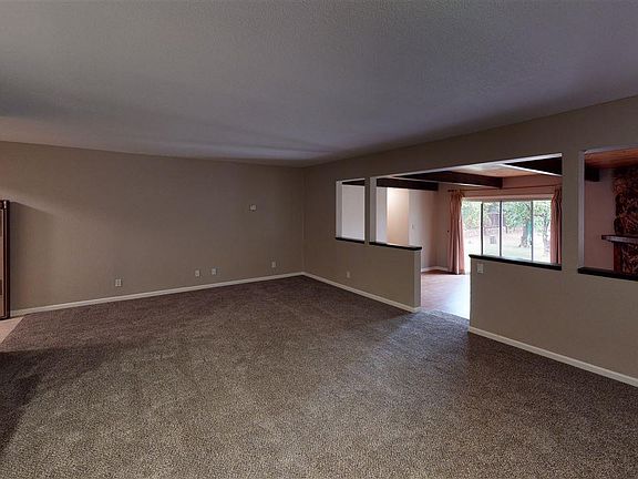 3rd image of 33 Kimball Ct