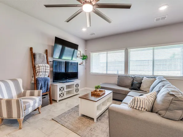 1305 Coyote Rdg, Aubrey, TX 76227