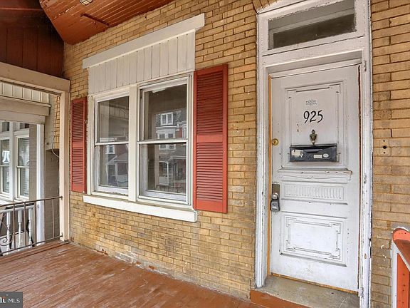 4th image of 925 W College Ave