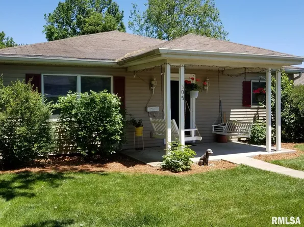 305 W Locust St, Chatham, IL 62629