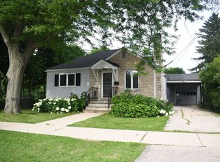 125 Grant St, Barrington, IL 60010