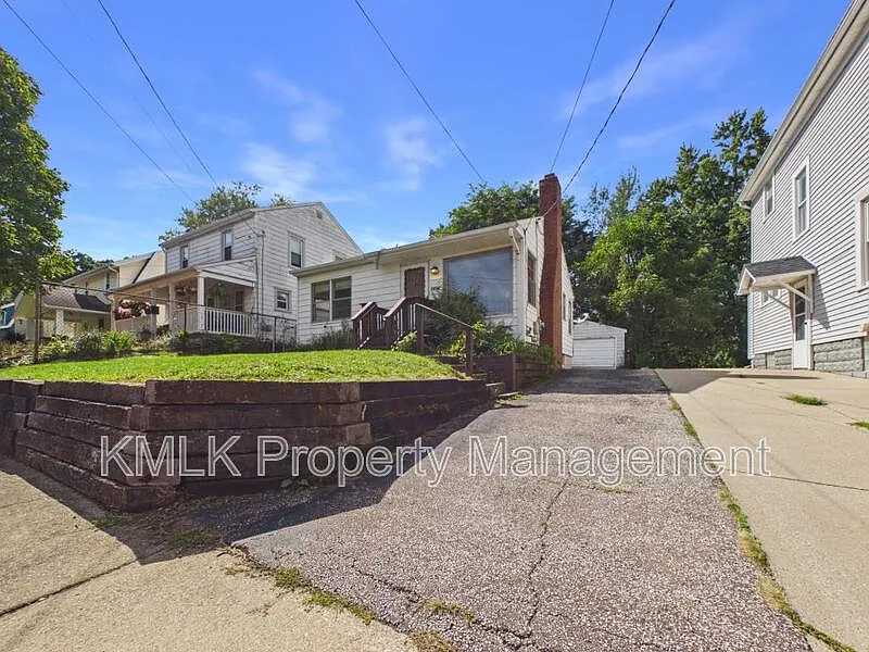 1274 Collinwood Ave