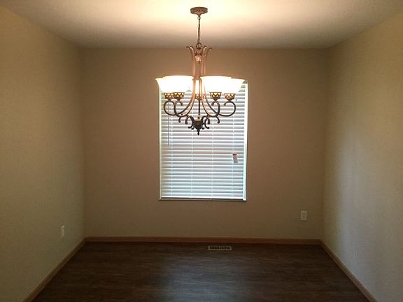 4th image of 803 Orange Tree Ct