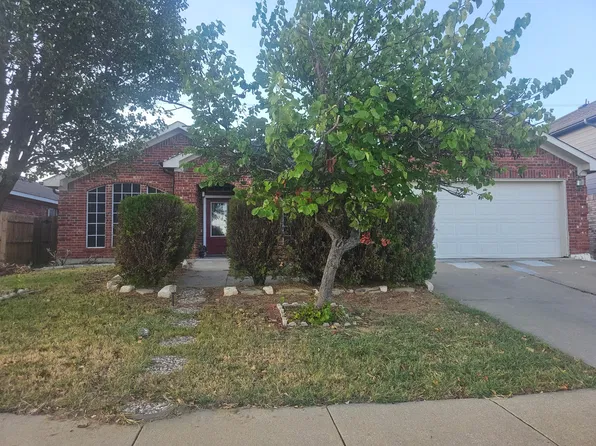 311 Kingfisher Ln, Arlington, TX 76002