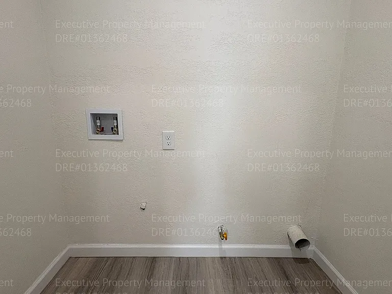 1928 Doolittle Ave — Photo 27