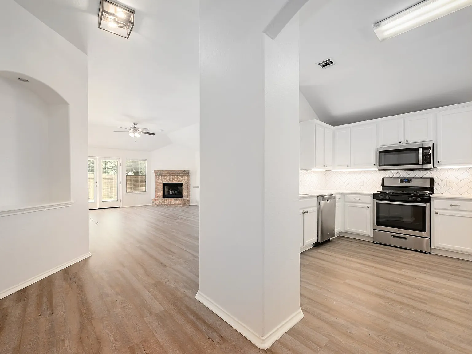 3 bed, 2000 sqft, $2,250 — Photo 4