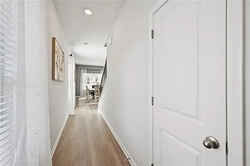 3 bed, 1946 sqft, $2,400 — Photo 3